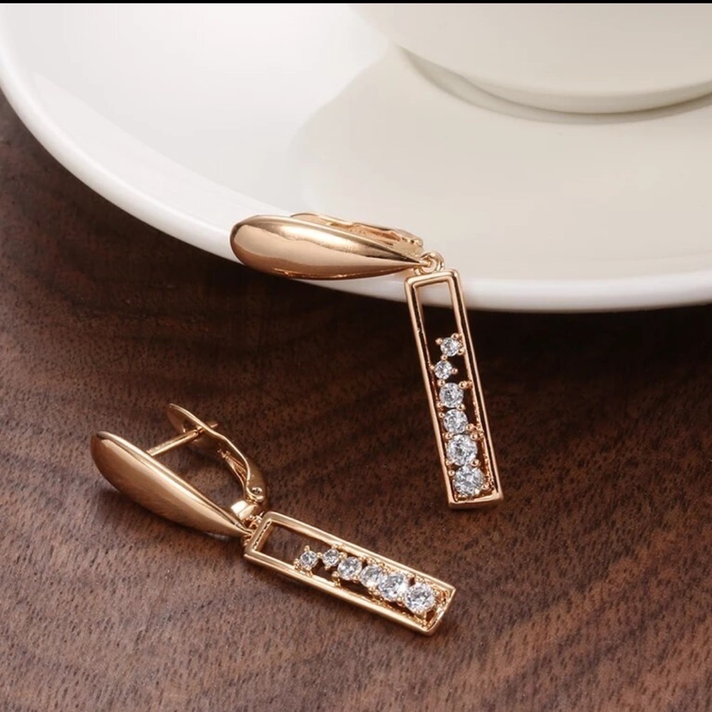 NEW Sparkly Zircon Vertical Drop Earrings